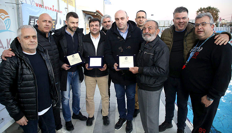 Στιγμιότυπο απο τις απονομές στο τουρνουά που διοργάνωσε ο ΟΦΗ με τον δήμο Ηρακλείου