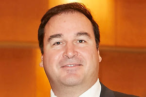 Ο καθηγητής Κλινικής Ιολογίας Γιώργος Σουρβίνος