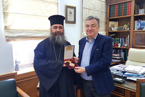 Mε τον Θεοφιλέστατο νέο  επίσκοπο Ευμενείας Ειρηναίο είχε συνάντηση στο γραφείο του ο Περιφερειάρχης Κρήτης Σταύρος Αρναουτάκης.