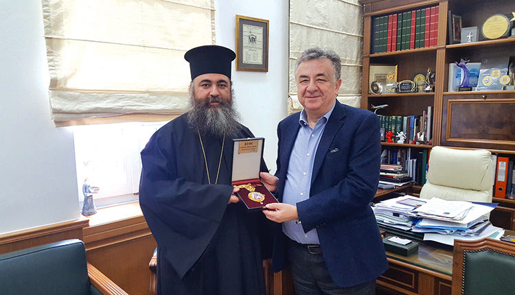 Mε τον Θεοφιλέστατο νέο  επίσκοπο Ευμενείας Ειρηναίο είχε συνάντηση στο γραφείο του ο Περιφερειάρχης Κρήτης Σταύρος Αρναουτάκης.