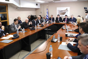 κατά τη χθεσινη τακτική συνεδρίαση του Διοικητικού Συμβουλίου της Ένωσης Περιφερειών Ελλάδας με τον υπουργό Μετανάστευσης και Ασύλου Νότη Μηταράκη