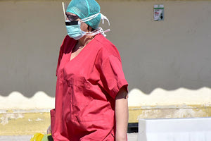 Σε σειρά μέτρων προχωρά κυβέρνηση σαν απάντηση στον κοροναϊό