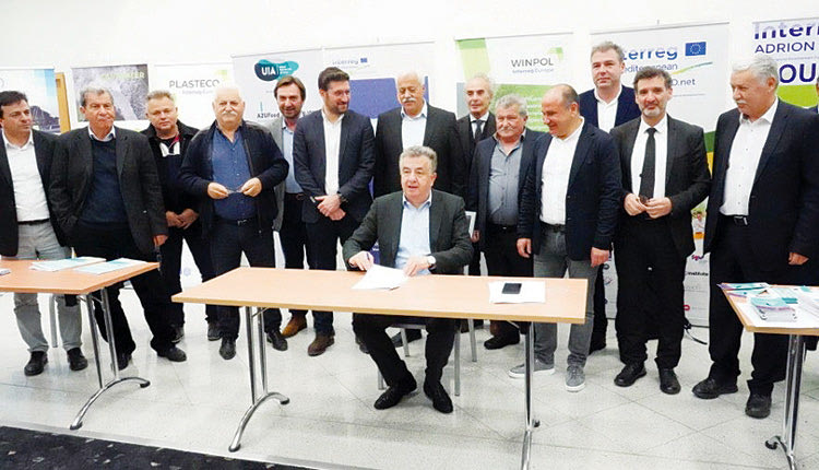 ο  Περιφερειάρχης Σταύρος Αρναουτάκης, σημειώνοντας πως με αφορμή το ευρωπαϊκό έργο Blueislands – Interreg Med