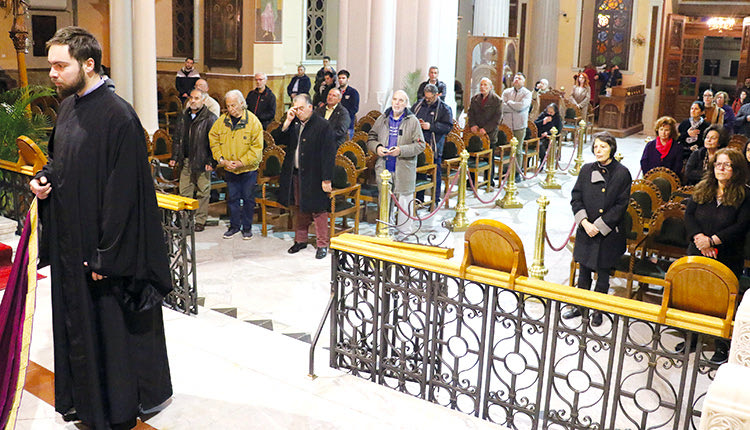Οι φετινοί Χαιρετισμοί δεν θυμίζουν σε τίποτα προηγούμενες χρονιές
