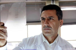 ο Δημήτριος Κουρέτας, καθηγητής Βιοχημείας-Βιοτεχνολογίας στο Πανεπιστήμιο Θεσσαλίας, πρόεδρος της Ελληνικής Εταιρείας Τοξικολογίας