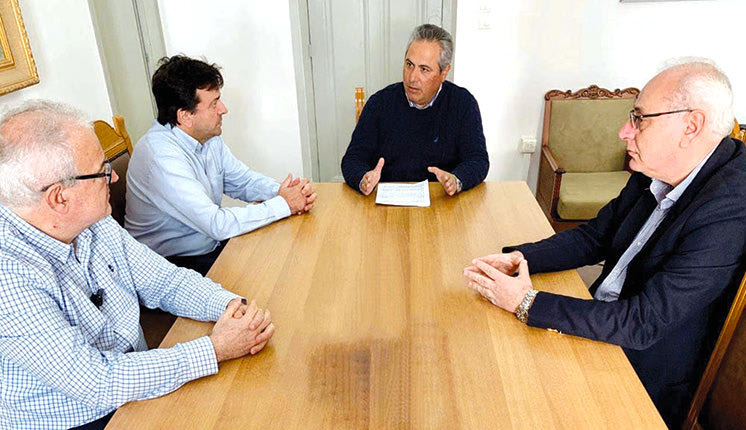 ενημερωτική συνάντηση για τα θέματα που αφορούν τις λαϊκές αγορές στην Περιφέρεια Κρήτης με πρωτοβουλία Περιφερειακού Συμβούλου Νίκου Σκουλά