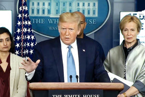 ο πρόεδρος Ντόναλντ Τραμπ, στη διάρκεια συνέντευξης Τύπου στον Λευκό Οίκο