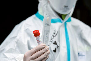 μάχη για το εμβόλιο κατά του Covid-19