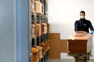 νεκροί από την επιδημία του κοροναϊού στην στην Ιταλία