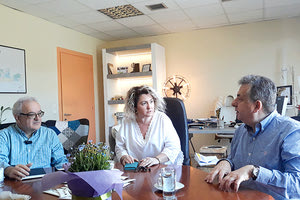 Σύσκεψη εργασίας που πραγματοποιήθηκε στην 7η Υ.ΠΕ Κρήτης, παρουσία του Περιφερειάρχη Κρήτης Σταύρου Αρναουτάκη