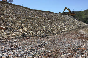 Τα έργα αντιστήριξης θωρακίζουν  το δρόμο της Μεσσαράς