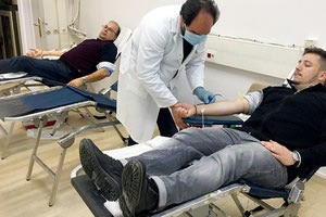 Σπεύδουν οι εθελοντές στο σταθμό αιμοδοσίας