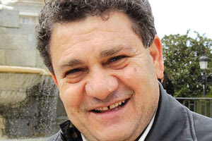 Ο ΠΡΟΕΔΡΟΣ ΤΟΥ ΠΑΓΚΟΣΜΙΟΥ ΣΥΜΒΟΥΛΙΟΥ ΚΡΗΤΩΝ Μ. ΚΟΥΓΙΟΥΜΟΥΤΖΗΣ ΜΙΛΑ ΣΤΗΝ «Π» Περήφανοι για την καταγωγή μας και θέλουμε πρωτιές για την Κρήτη μας