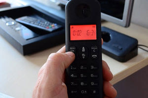 ΑΠΟ ΤΗΝ ΥΠΕ ΚΡΗΤΗΣ: Τηλεφωνικές γραμμές ψυχολογικής στήριξης