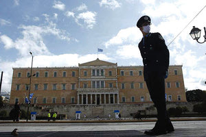 Η Ελλάδα στην δίνη πέντε κρίσεων