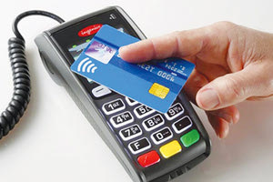 Διπλασιάζεται το όριο ανέπαφων συναλλαγών