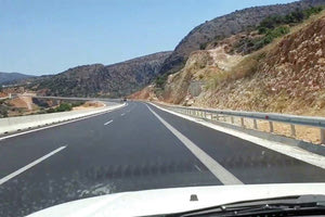 στην έξοδο της νέας γέφυρας Αποσελέμη προς Άγιο Νικόλαο