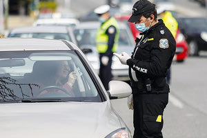 παραβάσεις της απαγόρευσης του μέτρου κυκλοφορίας για την αποφυγή εξάπλωσης του κορoναϊού