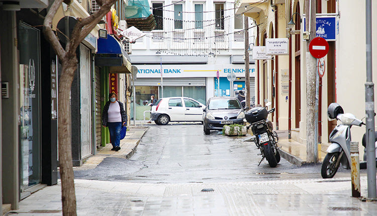 Σ το σημείο μηδέν βρίσκεται η αγορά του Ηρακλείου, την εποχή του κοροναϊού.