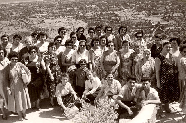 Η φωτογραφία της ημέρας: ΕΚΔΡΟΜΗ ΣΗΤΕΙΑΚΩΝ στη Ρόδο το 1958.