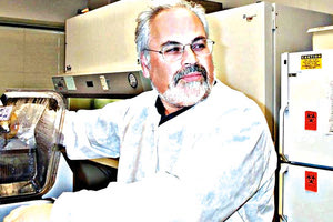 Ο διακεκριμένος Κρητικός γιατρός - ερευνητής Γιώργος Παυλάκης (επικεφαλής του Τμήματος Ανθρωπίνων Ρετροϊών, Εθνικό Ινστιτούτο Καρκίνου, ΗΠΑ)