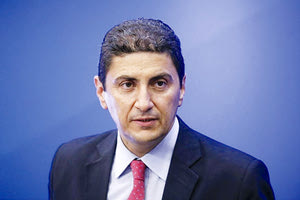 ο υφυπουργός αθλητισμού κ. Αυγενάκης