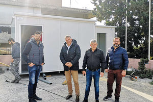 ο Δήμος προχώρησε στην αγορά ενός οικίσκου διαλογής, καθώς και υγειονομικού υλικού, προκειμένου να ενισχύσει το Κέντρο Υγείας Μοιρών, που εξυπηρετεί σε καθημερινή βάση πλήθος περιστατικών από την ευρύτερη περιοχή της Μεσαράς.