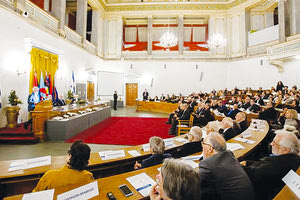 το βραβείο εξαίρετης πανεπιστημιακής διδασκαλίας εις μνήμην Βασίλη Ξανθόπουλου - Στέφανου Πνευματικού που το Ίδρυμα Τεχνολογίας και Έρευνας (ΙΤΕ) έχει θεσμοθετήσει από το 1991