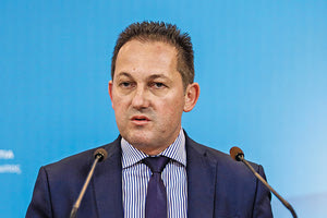 ο κυβερνητικός εκπρόσωπος Στέλιος Πέτσας