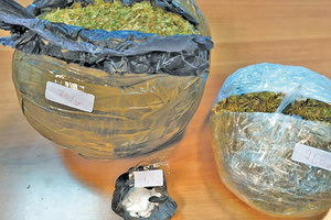 Τον έπιασαν μ’ ένα κιλό κάνναβης