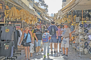 κεντρική αγορά τουρίστες