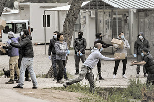 “Έσπασαν” την καραντίνα στη δομή προσφύγων στη Μαλακάσα
