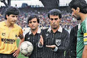 Ο Γιώργος Κουκουλάκης σε ντέρμπι ΑΕΚ-ΠΑΟ τη δεκαετία του 80’