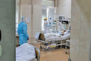 Ασθενής του κοροναϊού στο νοσκομείο