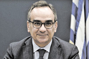 ο υφυπουργός Υγείας, Βασίλης Κοντοζαμάνης