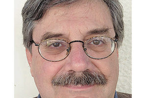 Ο κ. Τάκης Παναγιωτόπουλος, μέλος της επιτροπής του Υπουργείου Υγείας και ομότιμος καθηγητής της Εθνικής Σχολής Δημόσιας Υγείας (ΕΣΔΥ)