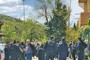 Αρκετοί Ανωγειανοί στην κηδεία του Γ. Ξυλούρη