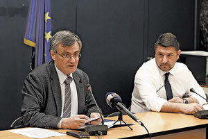 Ο λοιμωξιολόγος, κ. Σωτήρης Τσιόδρας, και ο υφυπουργός Πολιτικής Προστασίας, κ. Νίκος Χαρδαλιάς