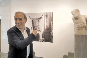    Με το βραβείο Youniversal του προγράμματος Global Fine Arts Awards τιμήθηκαν το Μουσείο Κυκλαδικής Τέχνης και ο διευθυντής του, καθηγητής Νίκος Σταμπολίδης, για την έκθεση «Πικάσο και Αρχαιότητα. Γραμμή και πηλός»