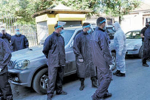 Σε εφαρμογή τέθηκε χθες το επιχειρησιακό σχέδιο «Ημέρα 0 Ημέρα 7 Ημέρα 14» που  περιλαμβάνει σαρωτικούς ελέγχους σε οικισμό Ρομά στη Λάρισα.