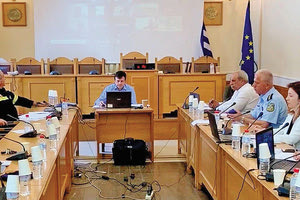 στην Περιφέρεια Κρήτης η συνεδρίαση του Συντονιστικού Οργάνου Πολιτικής Προστασίας της Περιφερειακής Ενότητας Ηρακλείου με Παραβολιδάκη υπό την προεδρία του αντιπεριφερειάρχη Ηρακλείου Νίκου Συριγωνάκη.