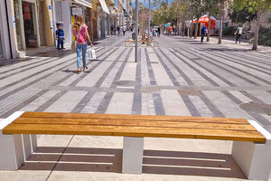 Μπήκαν παγκάκια στον πεζόδρομο της Δικαιοσύνης