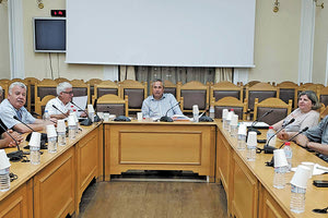 Λύσεις για τη διάσωση των παραγωγών αναζητά η Περιφέρεια Κρήτης και ειδικότερα η αρμόδια Επιτροπή Λαϊκών Αγορών.