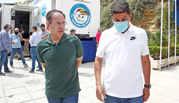 Ο γενικός γραμματέας Αθλητισμού Γιώργος Μαυρωτάς και ο Λευτέρης Αυγενάκης