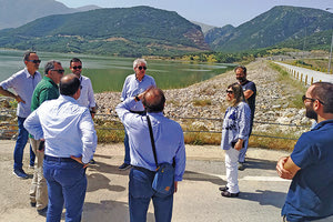 ο Διευθύνων Σύμβουλος του Ο.Α.Κ., κ. Άρης Παπαδογιάννης στις εγκαταστάσεις του μεγαλύτερου Φράγματος του νησιού, στο Αποσελέμη