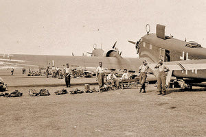 Η φωτογραφία της ημέρας: Μάιος 1941. Γερμανοί αλεξιπτωτιστές σε αναμονή της αποστολής για την Κρήτη