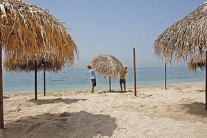 παραλία ξαπλώστρες