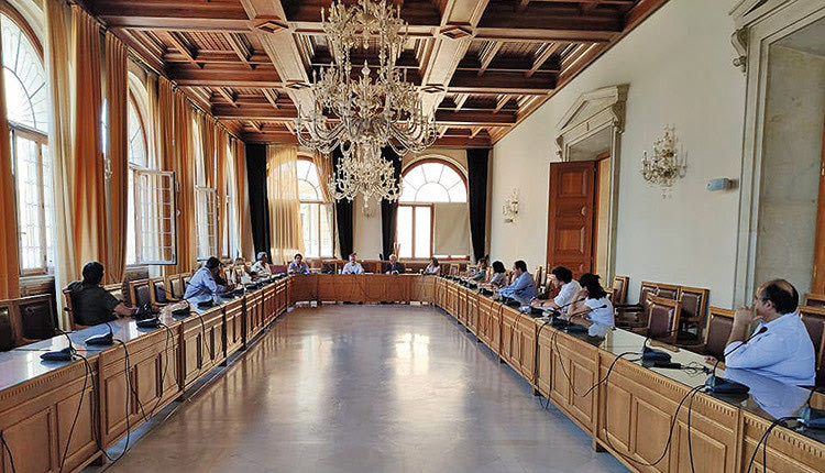 τα στελέχη της δημοτικής Αρχής με τους Συλλόγους Γονέων και Κηδεμόνων του 53ου και 54ου Δημοτικού Σχολείου