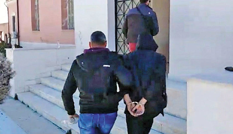 Στο εδώλιο γιατί έπνιξε πάνω στον καβγά τη γυναίκα του …με τα δυο βρέφη τους στο διπλανό δωμάτιο