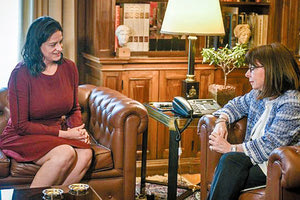 Η Πρόεδρος της Δημοκρατίας, κ. Κατερίνα Σακελλαροπούλου, με την υπουργό Παιδείας και Θρησκευμάτων, κ. Νίκη Κεραμέως